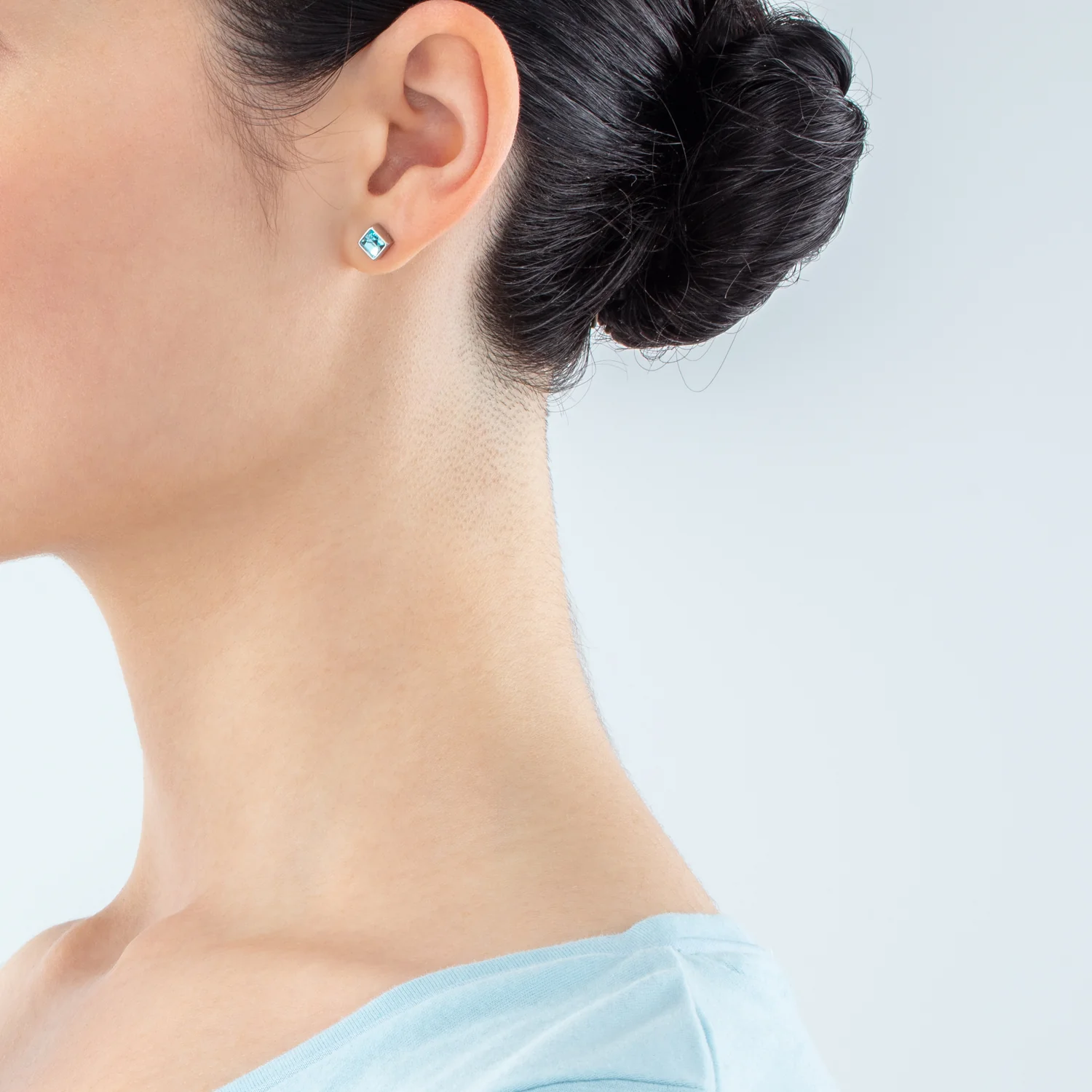 Brilliant Square small earrings silver aqua - Image 3