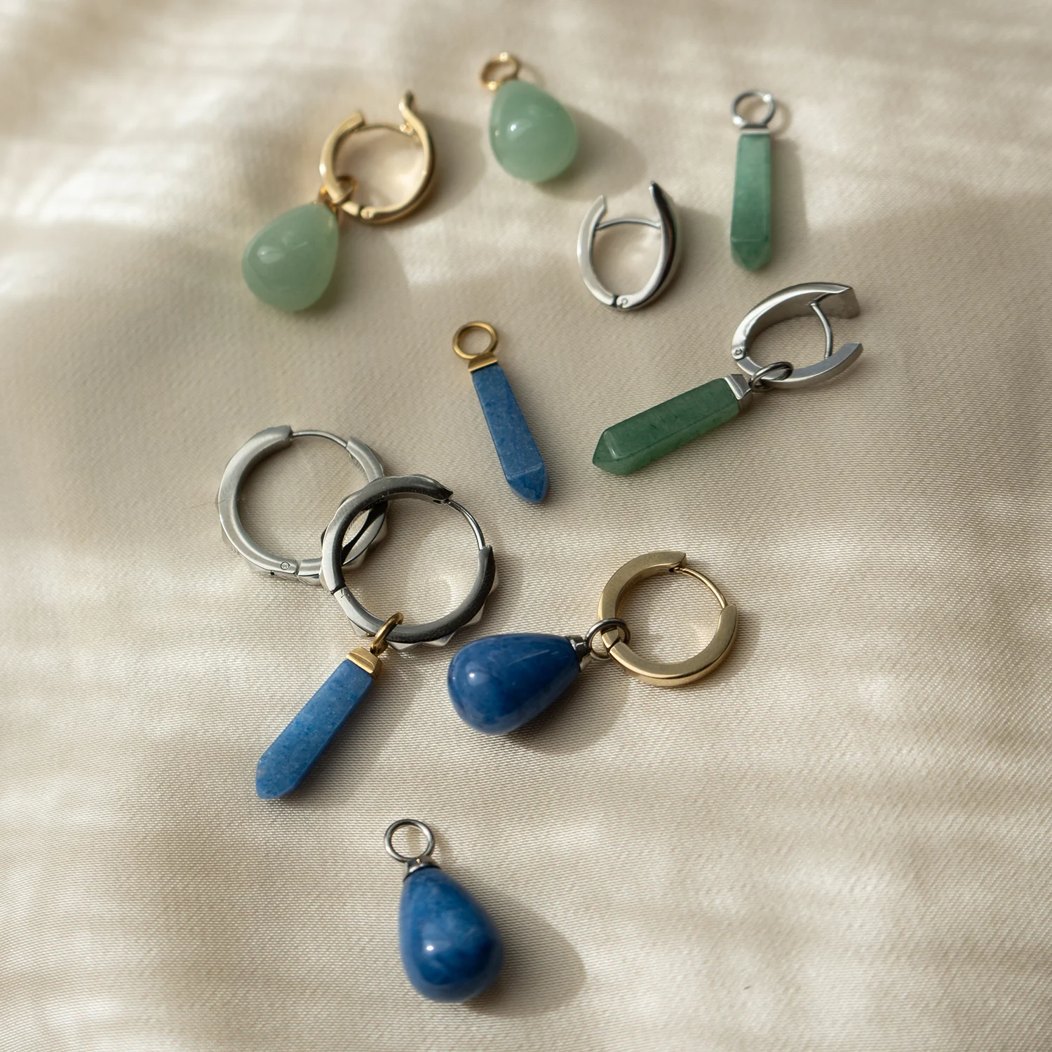 EAR ME UP Charm Obelisk Gold-Blue - Image 3