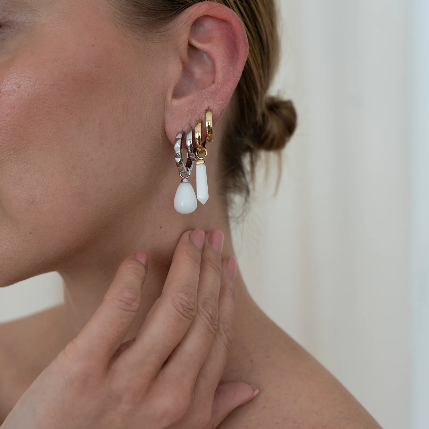 EAR ME UP Charm Obelisk Gold-White - Image 3